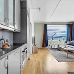 Center I Stargaze With Telescope Apartment *
