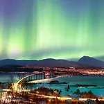 Apartment Center I Stargaze With Telescope Tromso