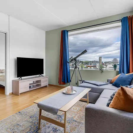 Daire Center I Stargaze With Telescope Tromsø