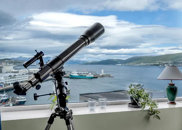 Center I Stargaze With Telescope 아파트 트롬쇠