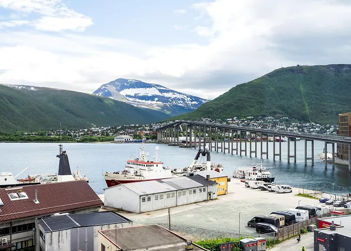 Center I Stargaze With Telescope Apartamento Tromsø