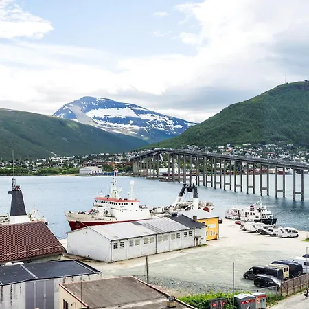 Center I Stargaze With Telescope Leilighet Tromsø